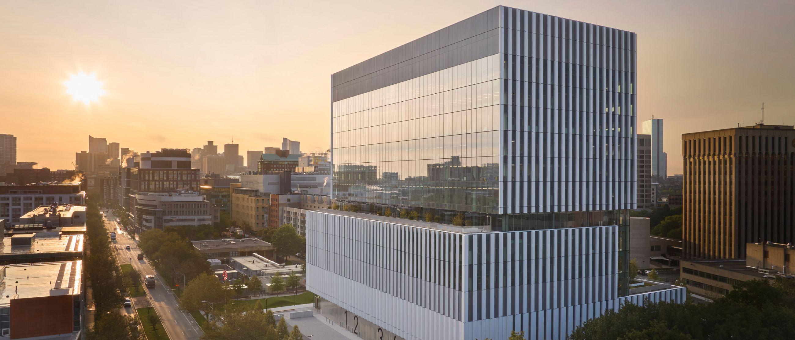 The U.S. DOT Volpe Center in Cambridge, MA at dusk - Dave Burk © SOM